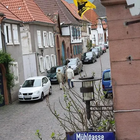 Zum Weinsticher, Weingut Anlag/nichterlein * Rhodt unter Rietburg